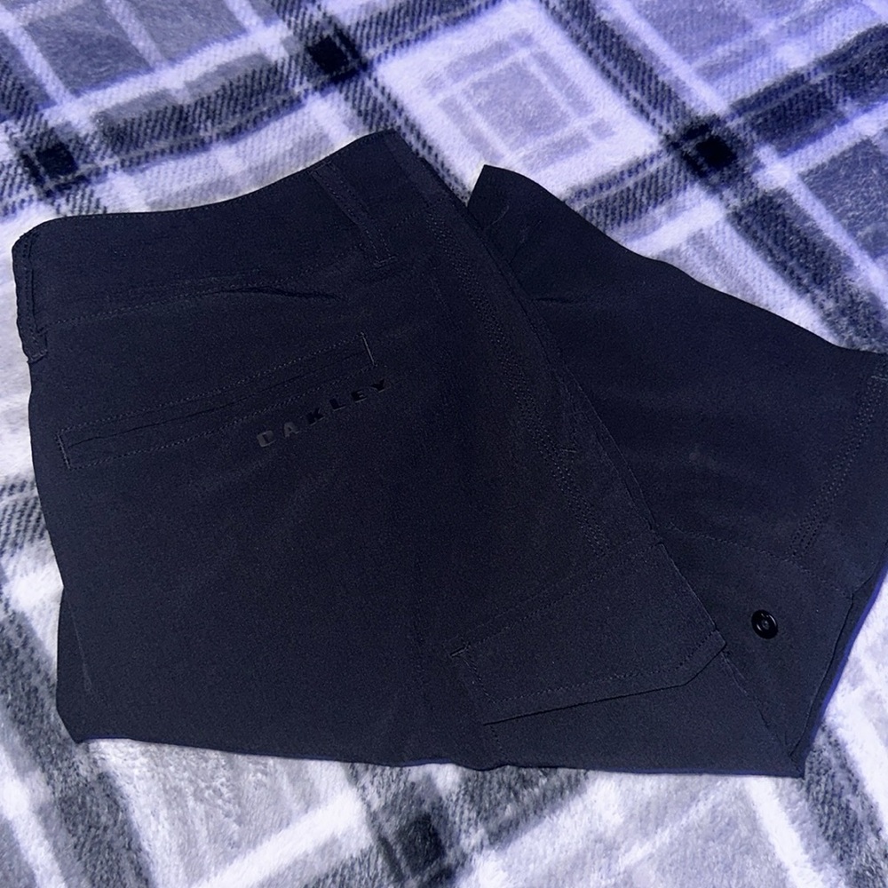 Men’s Oakley black cargo shorts